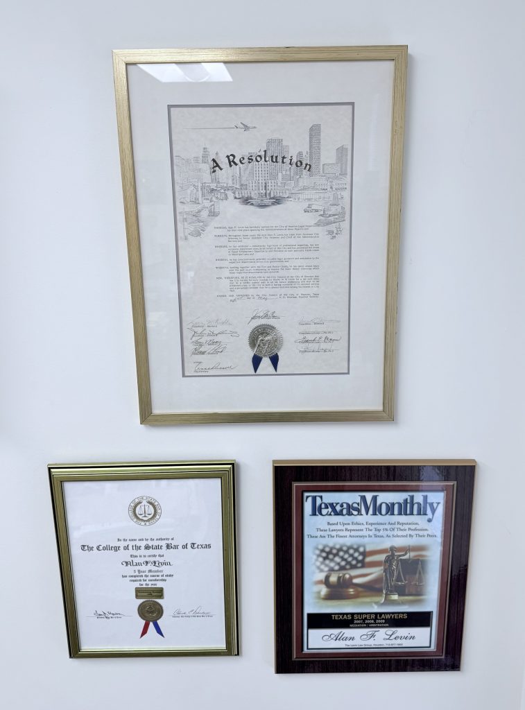 Alan Levin receives key to the City of Houston